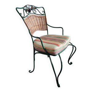 Chaise en métal et rotin