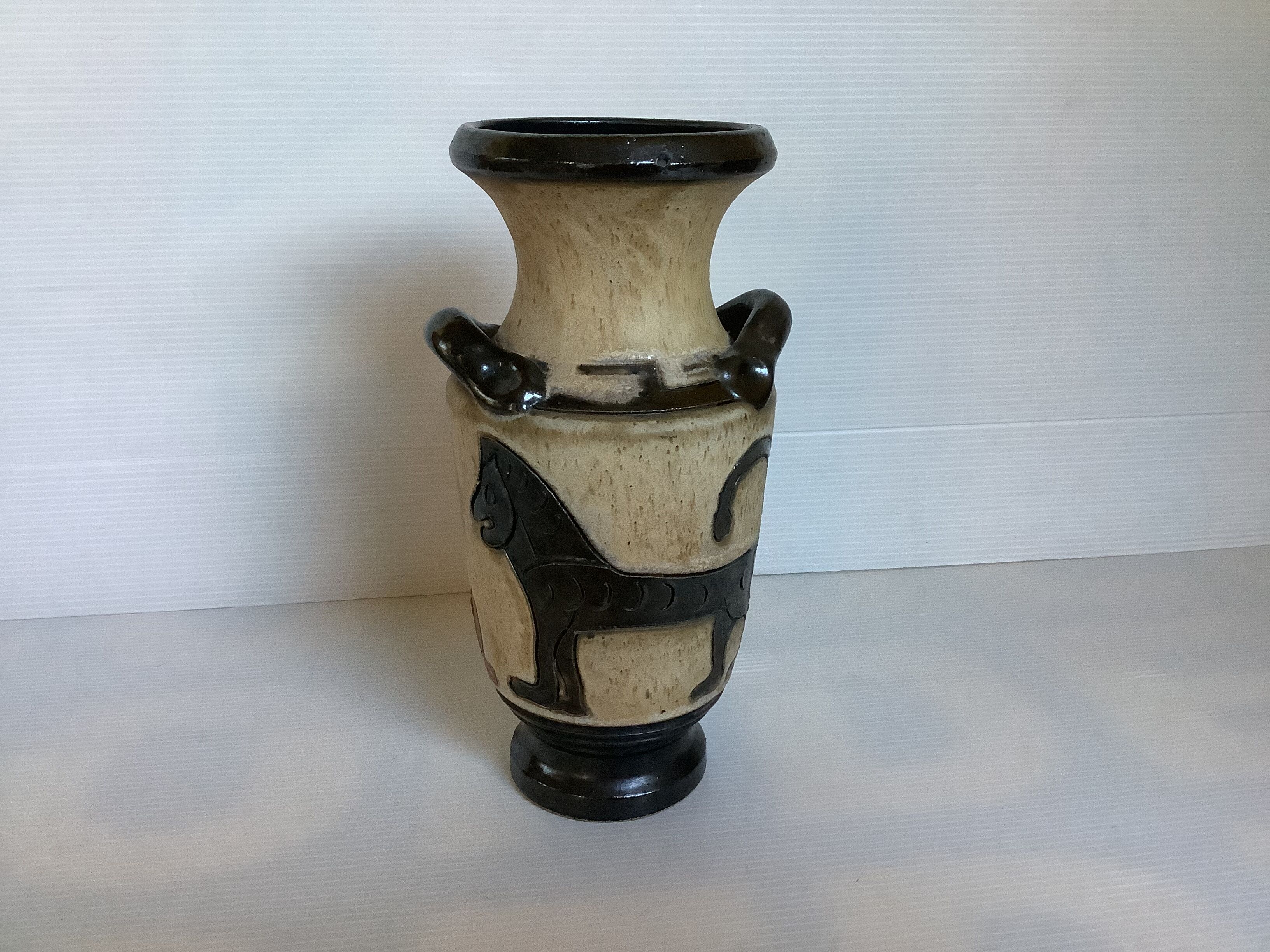 Zoomorphic vase Guerin Bouffioulx