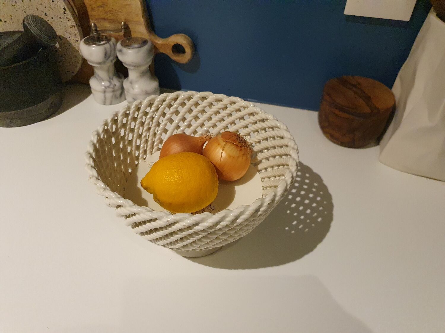 Porcelain fruit basket