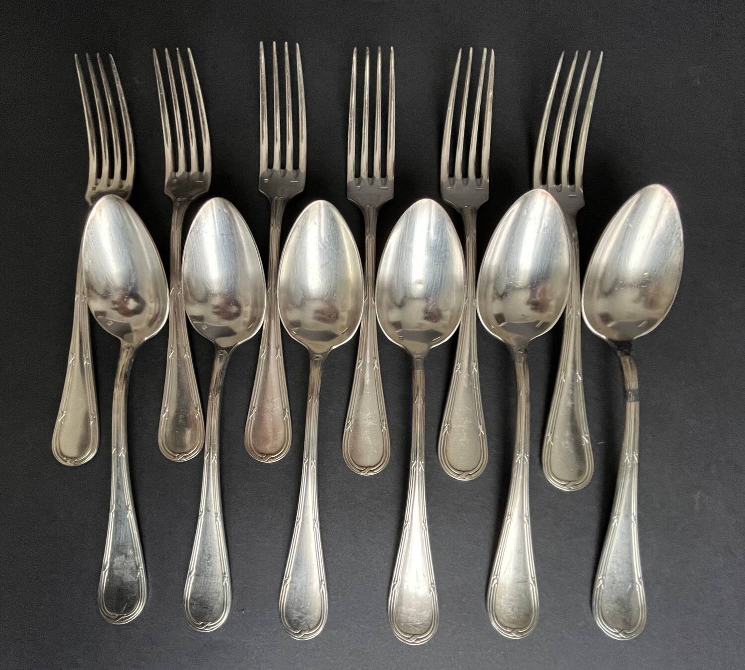 12 Apollo silver-plated cutlery pieces