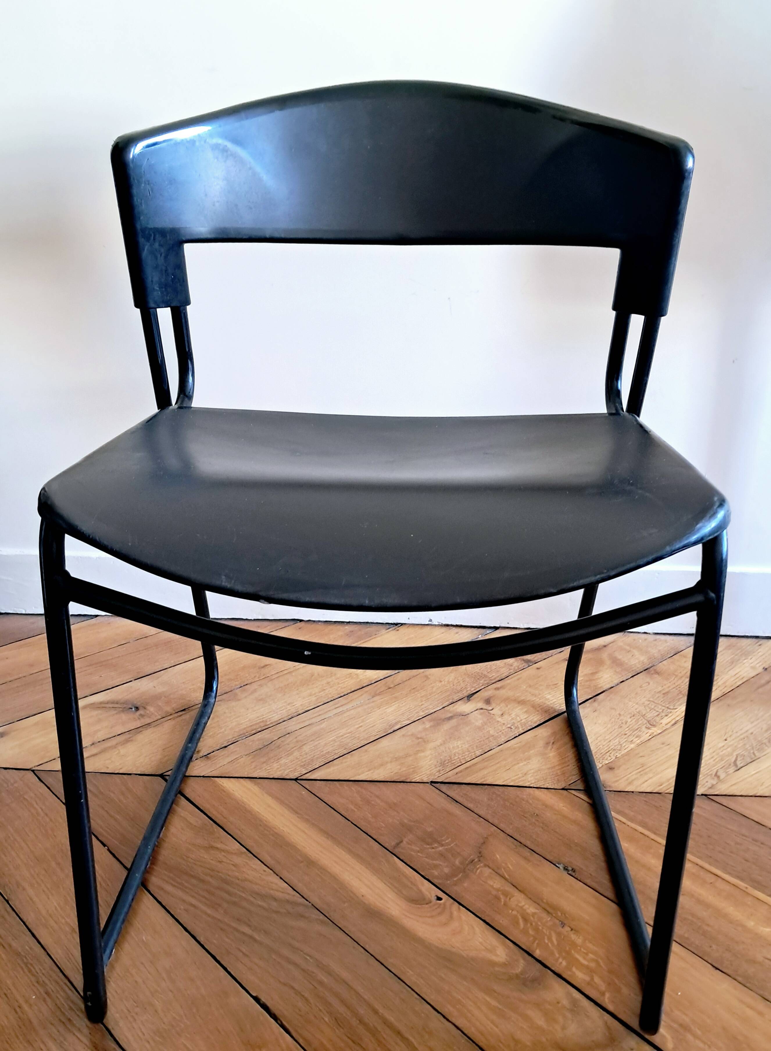 Black Assisa chair by Paolo FAVARETTO for Press Italy. 1980s