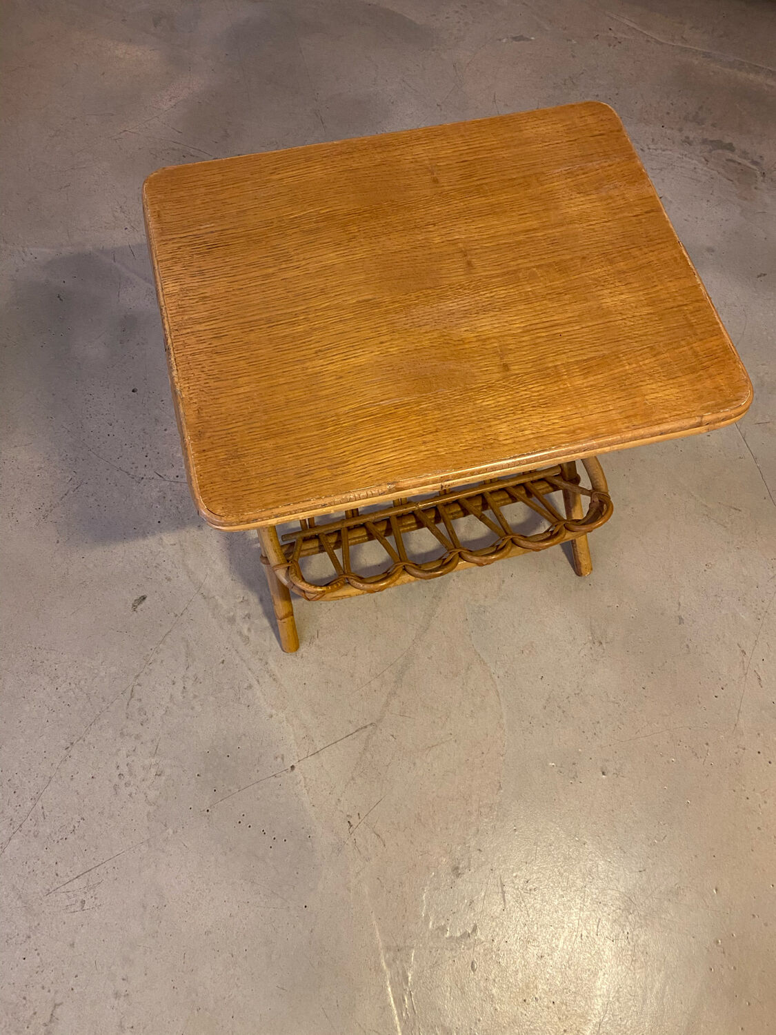 Rattan magazine holder table