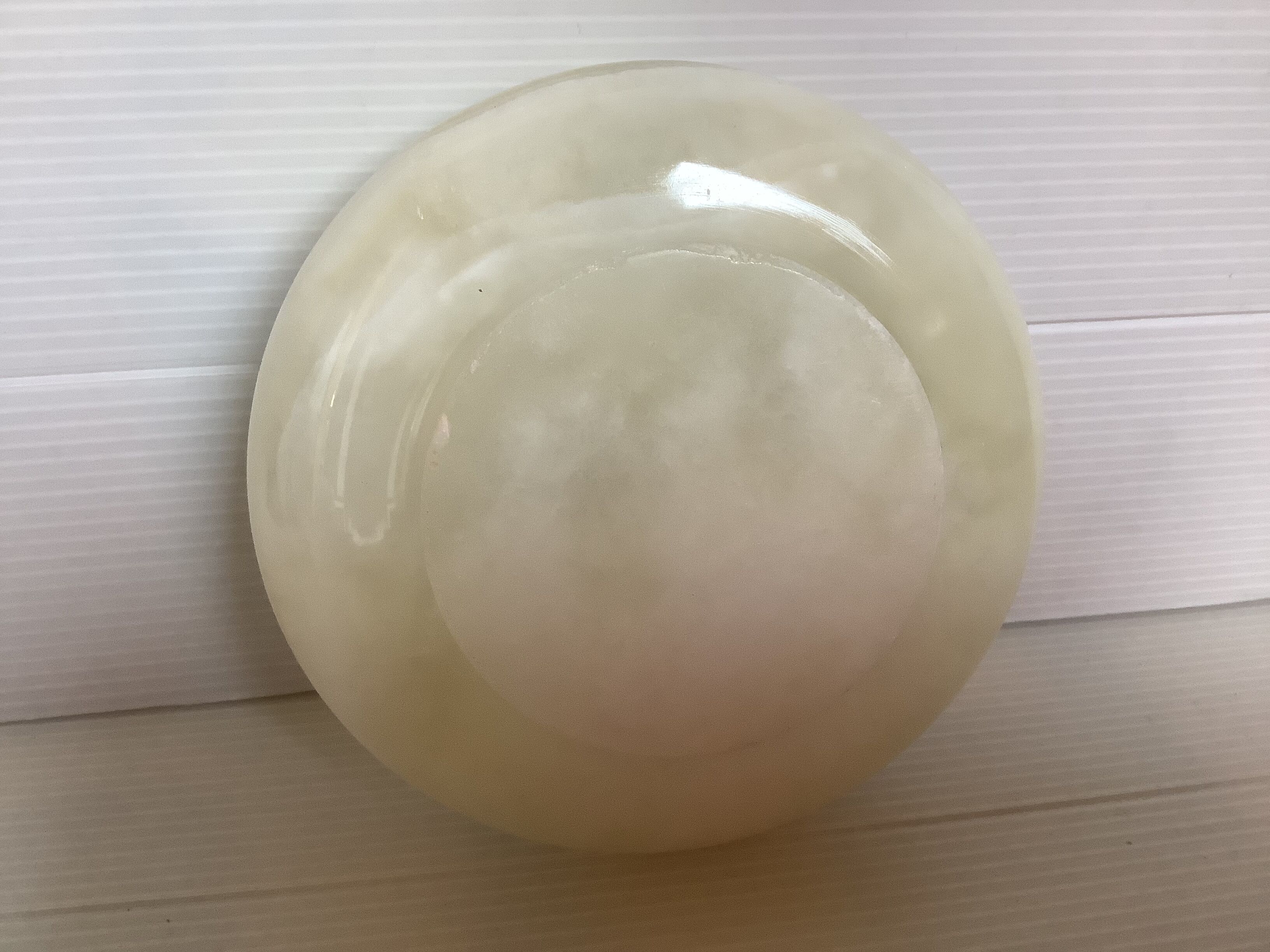 Round ashtray white marble