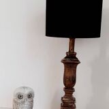 Jolie lampe en bois patiné