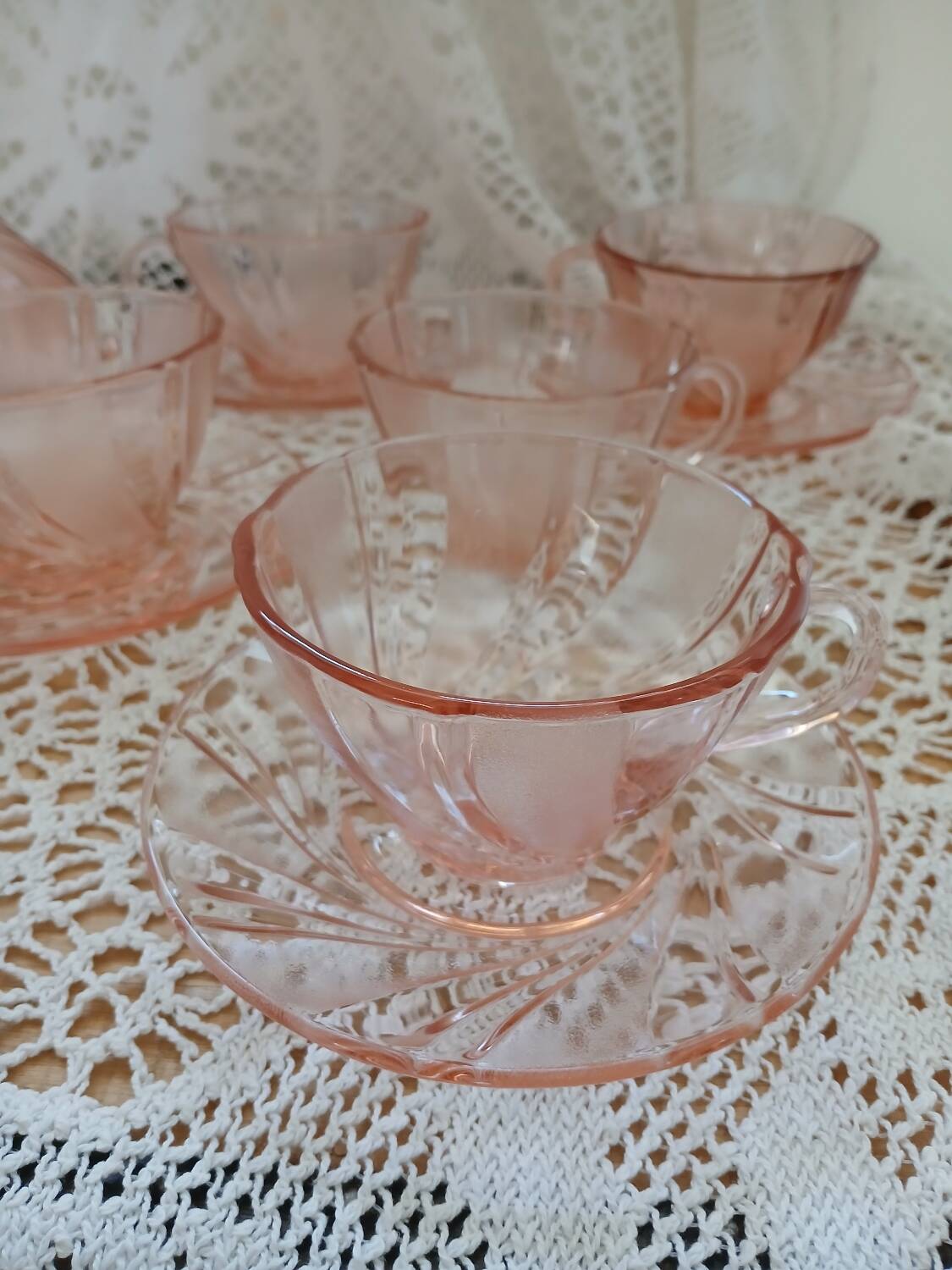 Set of 9 pink Vereco cups