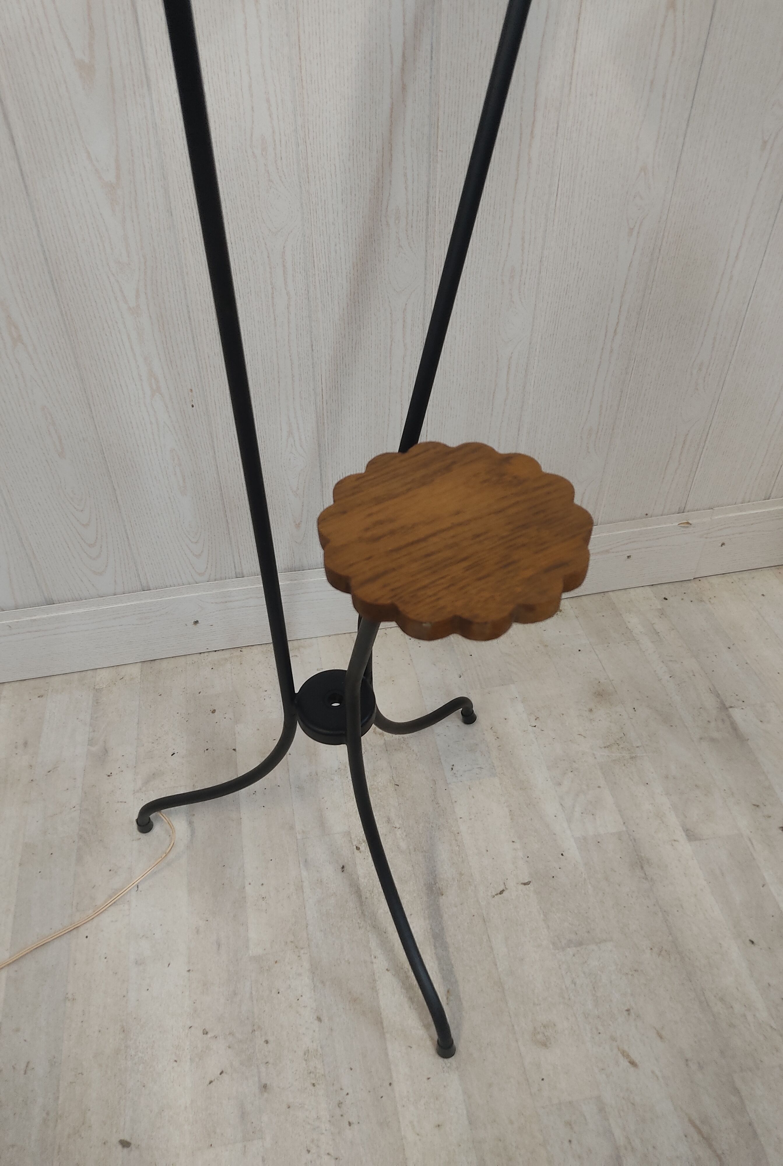 Vintage tripod floor lamp for plant holders