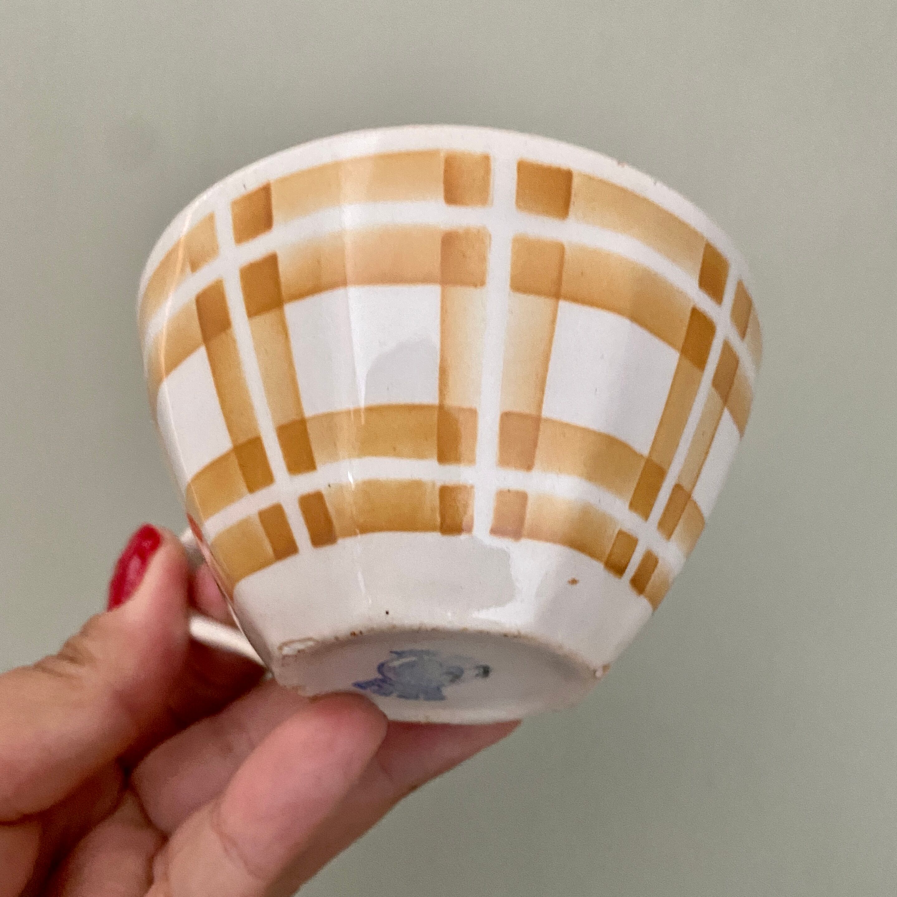 Set of 4 antique coffee cups in opaque porcelain from Badonvillier