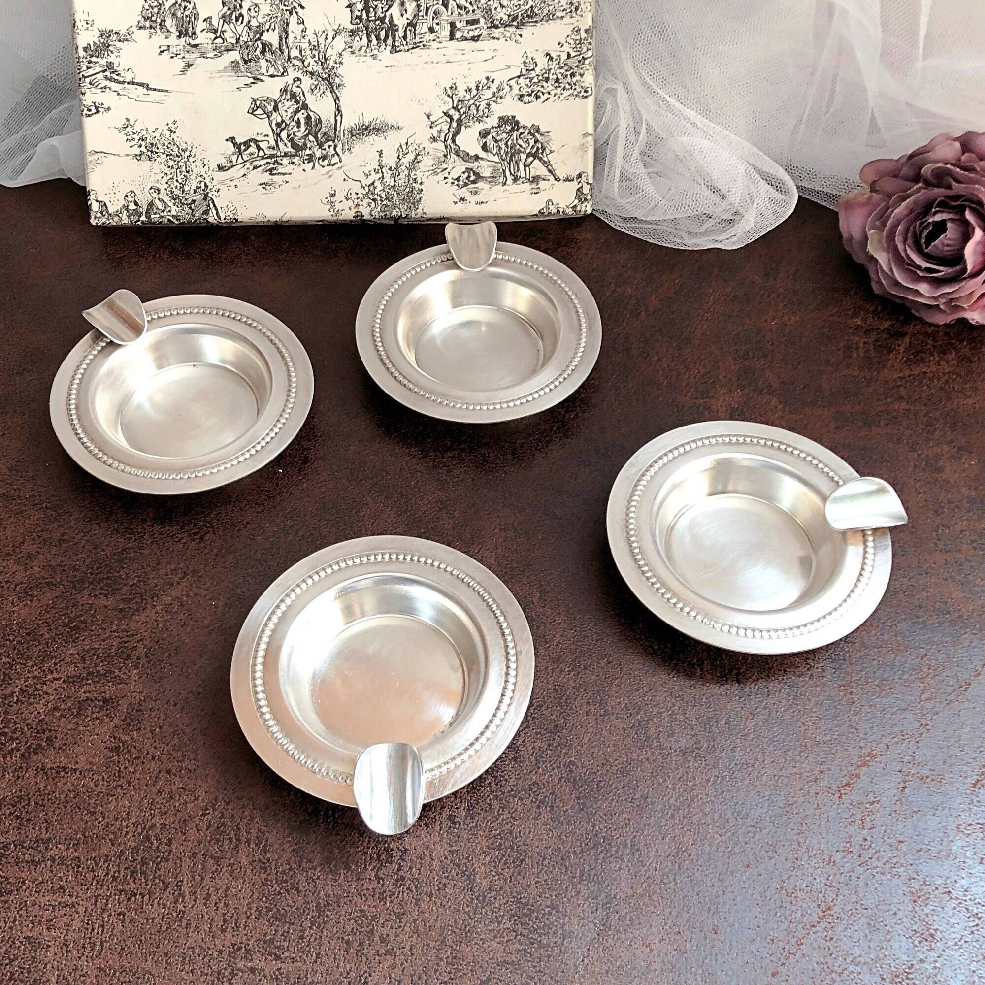 Box of 4 individual silver ashtrays in fine silver France