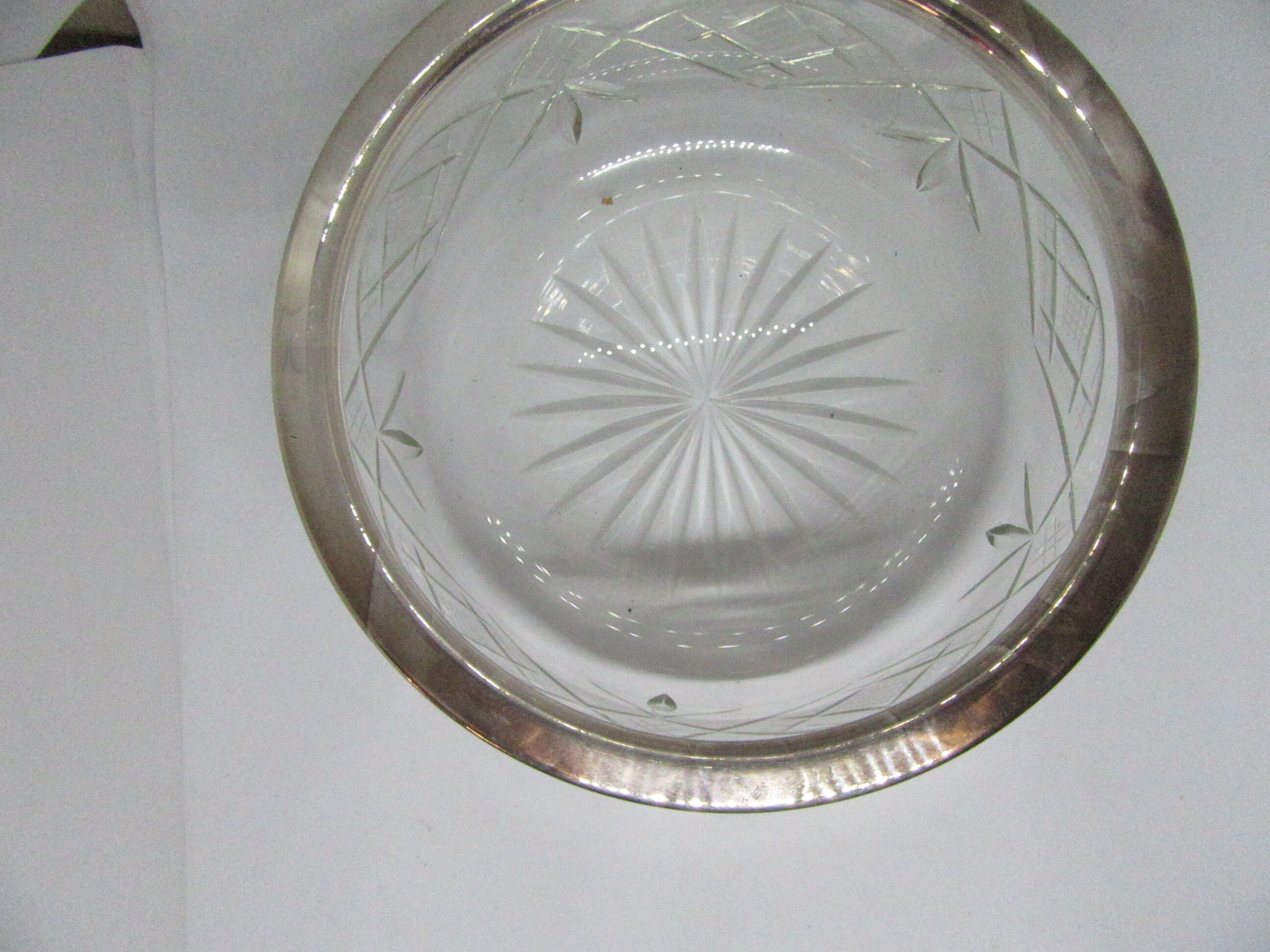 Crystal cutting and Metal agented cup