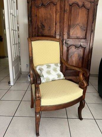 Antique armchair in solid wood – Louis Philippe / Empire style – cream fabric