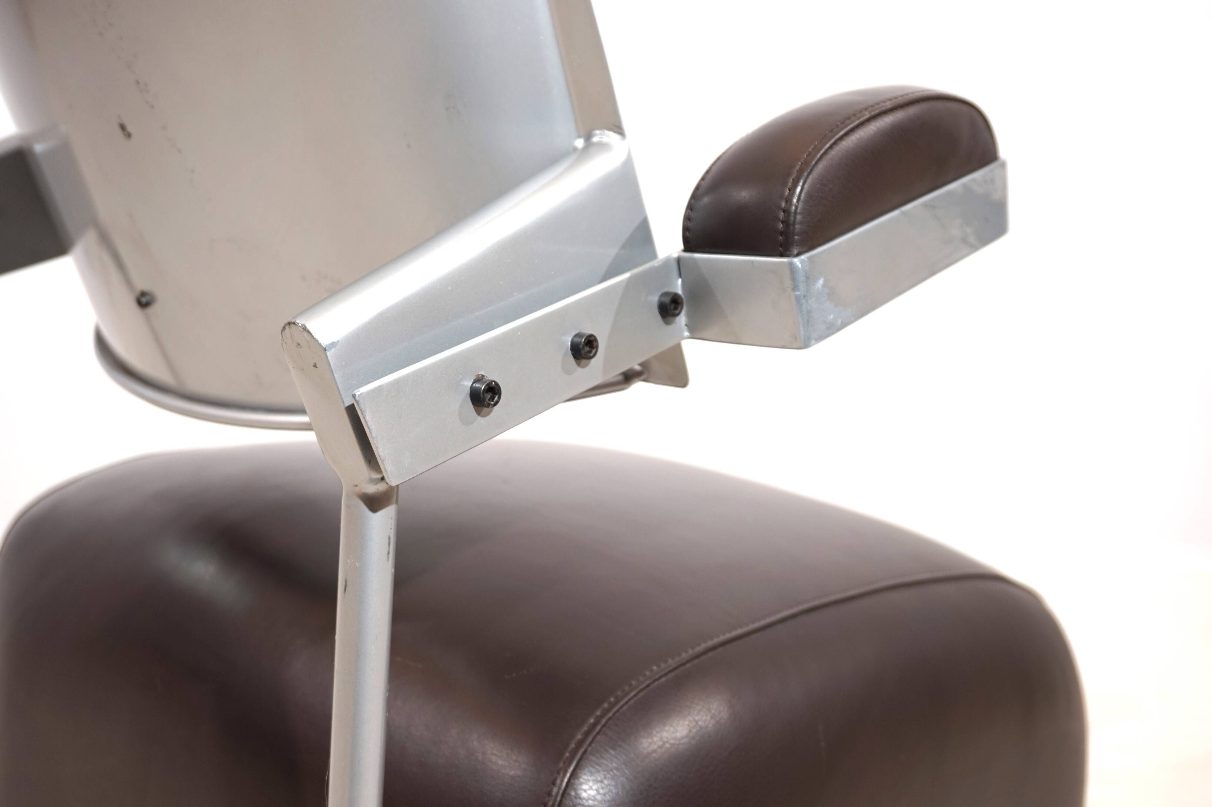 Fauteuil lounge en cuir Oscar pour Inno Oy par Harri Korhonen