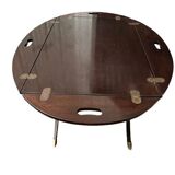 Folding tray/table