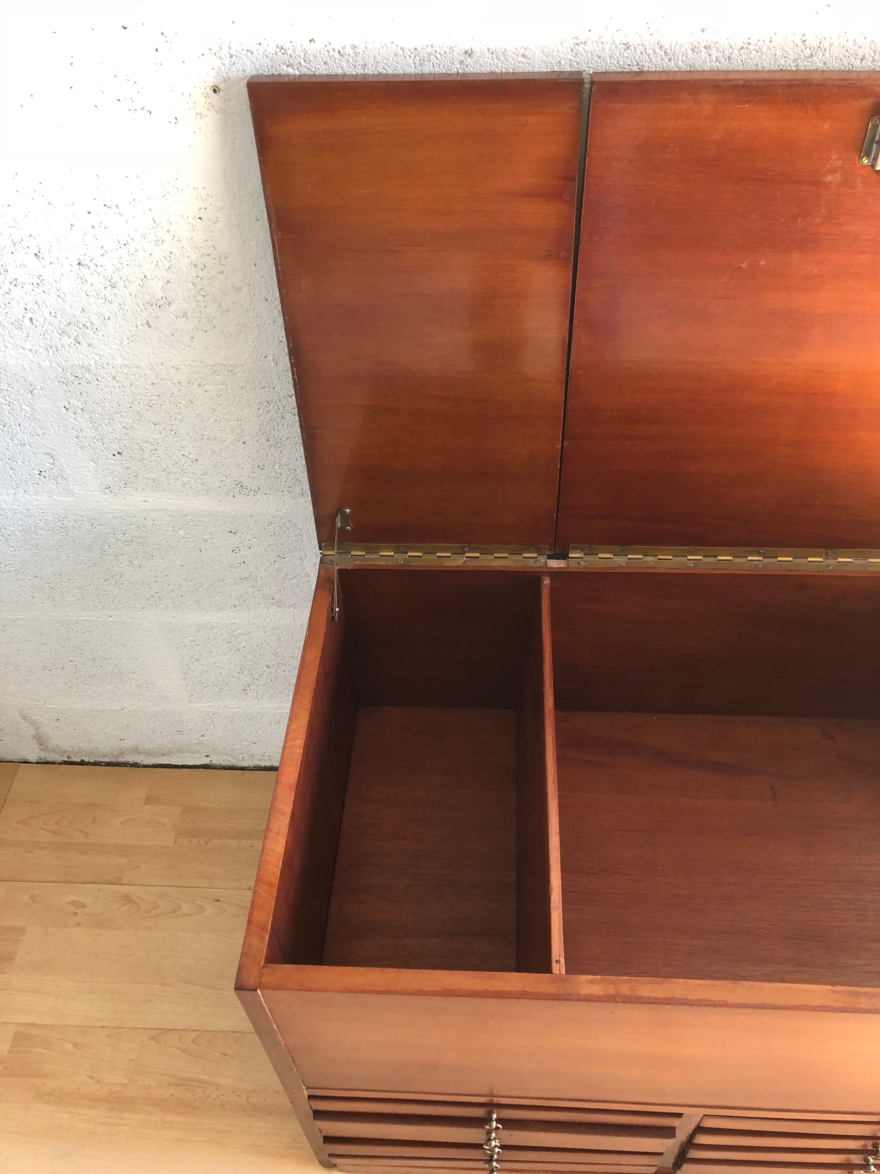 Storage box
