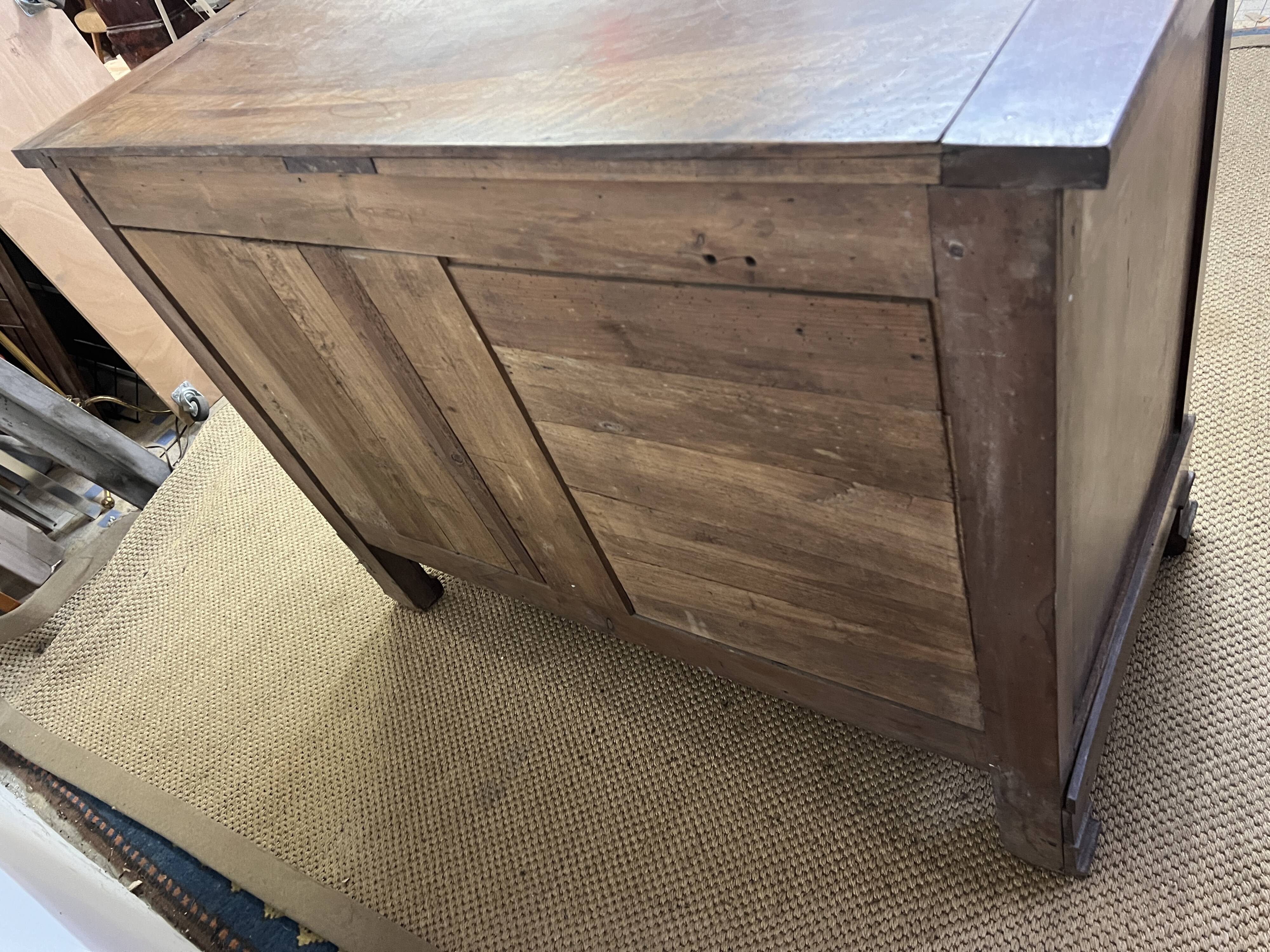 Commode en bois Louis Philippe du 19è siècle