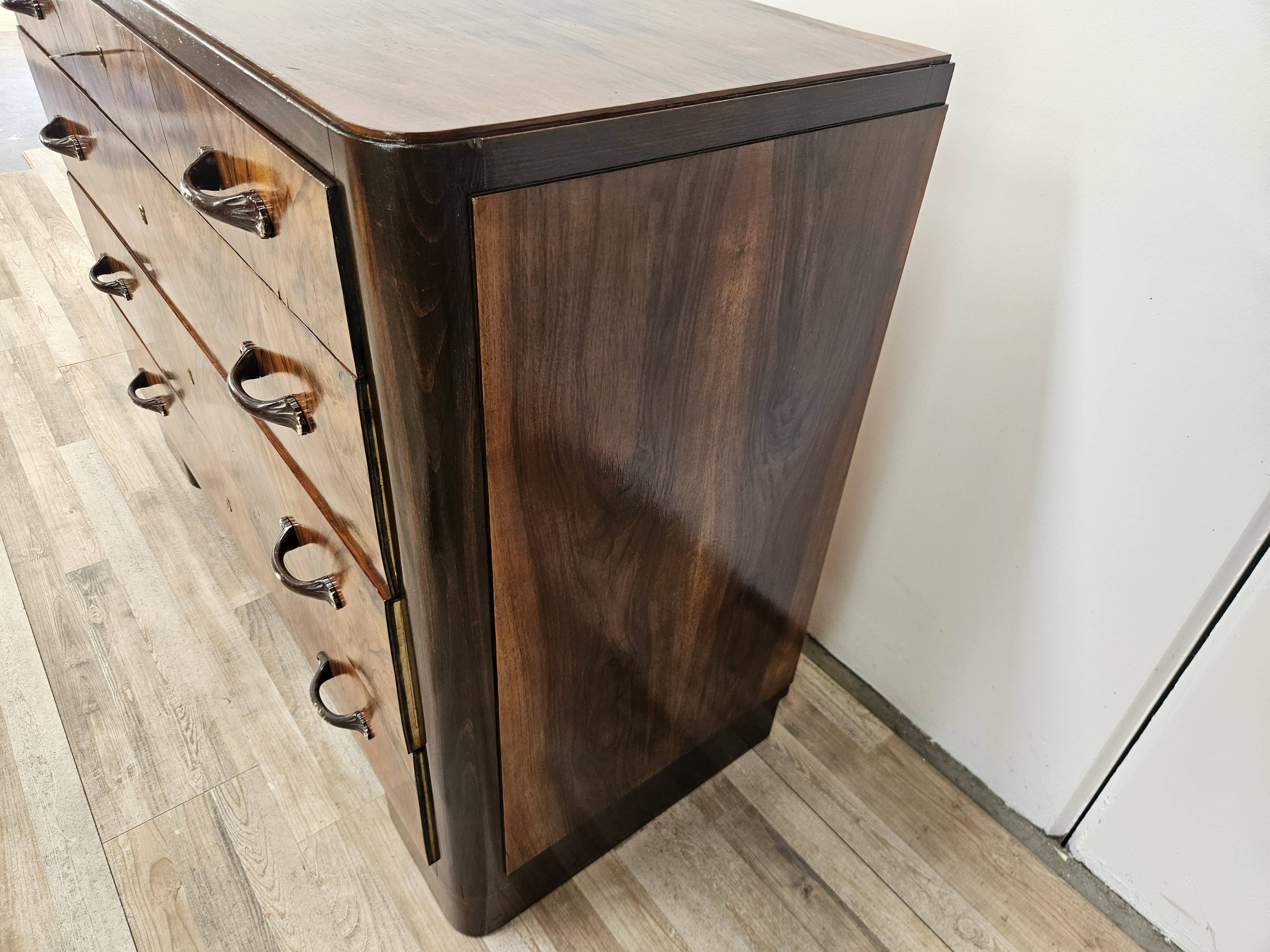 Art Decò chest of drawers from the 1940s in mahogany and briar