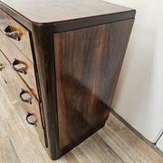 Art Decò chest of drawers from the 1940s in mahogany and briar
