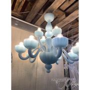 Lustre contemporain en verre bleu clair bleu clair