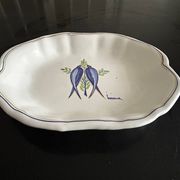 vintage plate in earthenware with birds