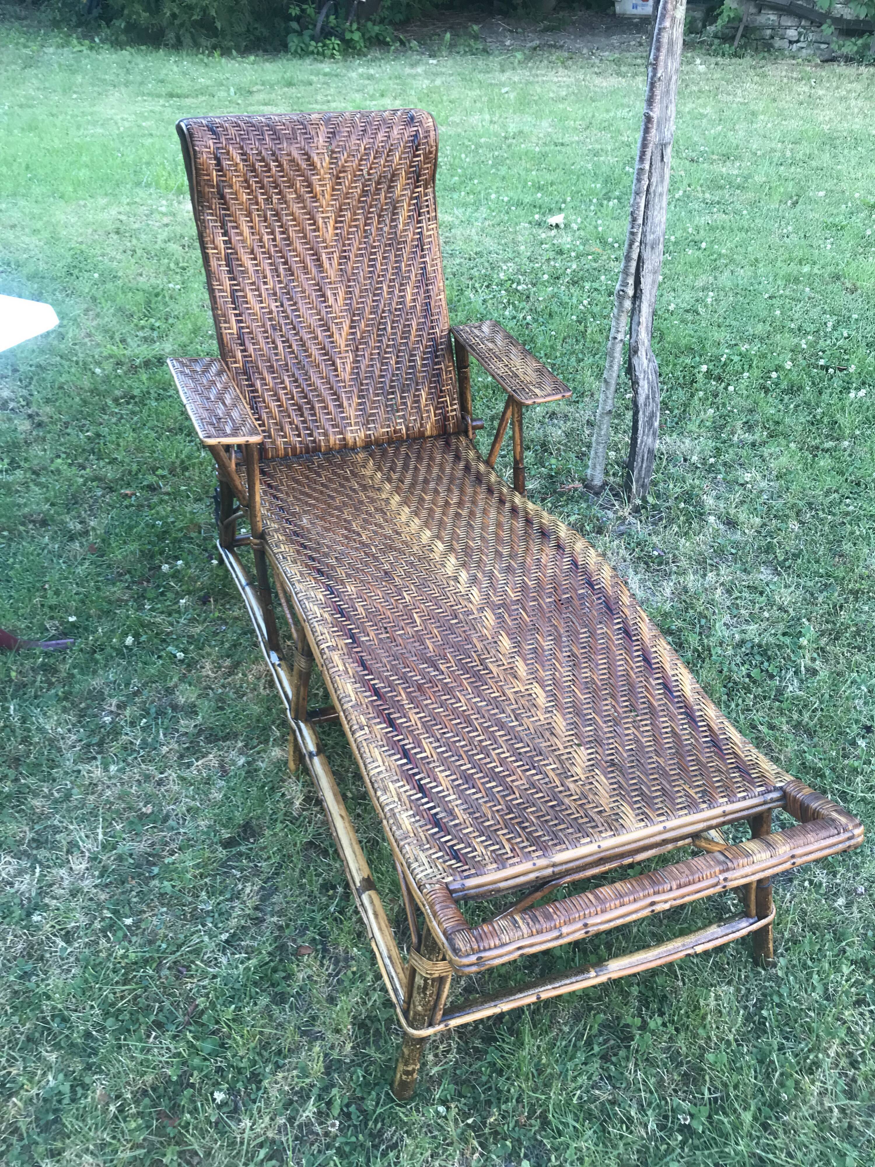 Rattan chaise longue