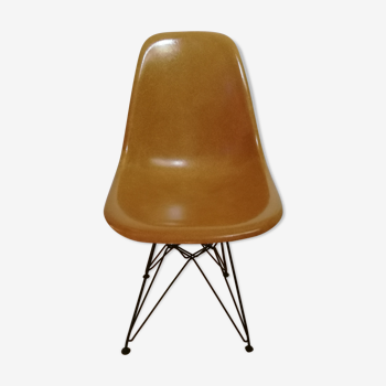 DSR chair by Charles et Ray Eames for Herman Miller