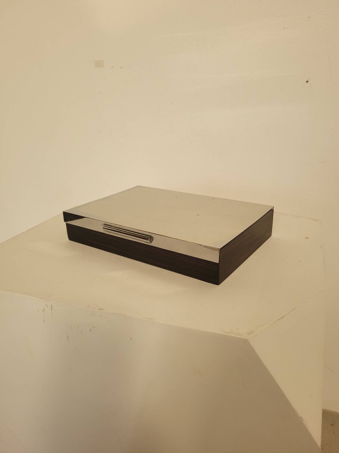 Box in silver-plated metal and macassar ebony