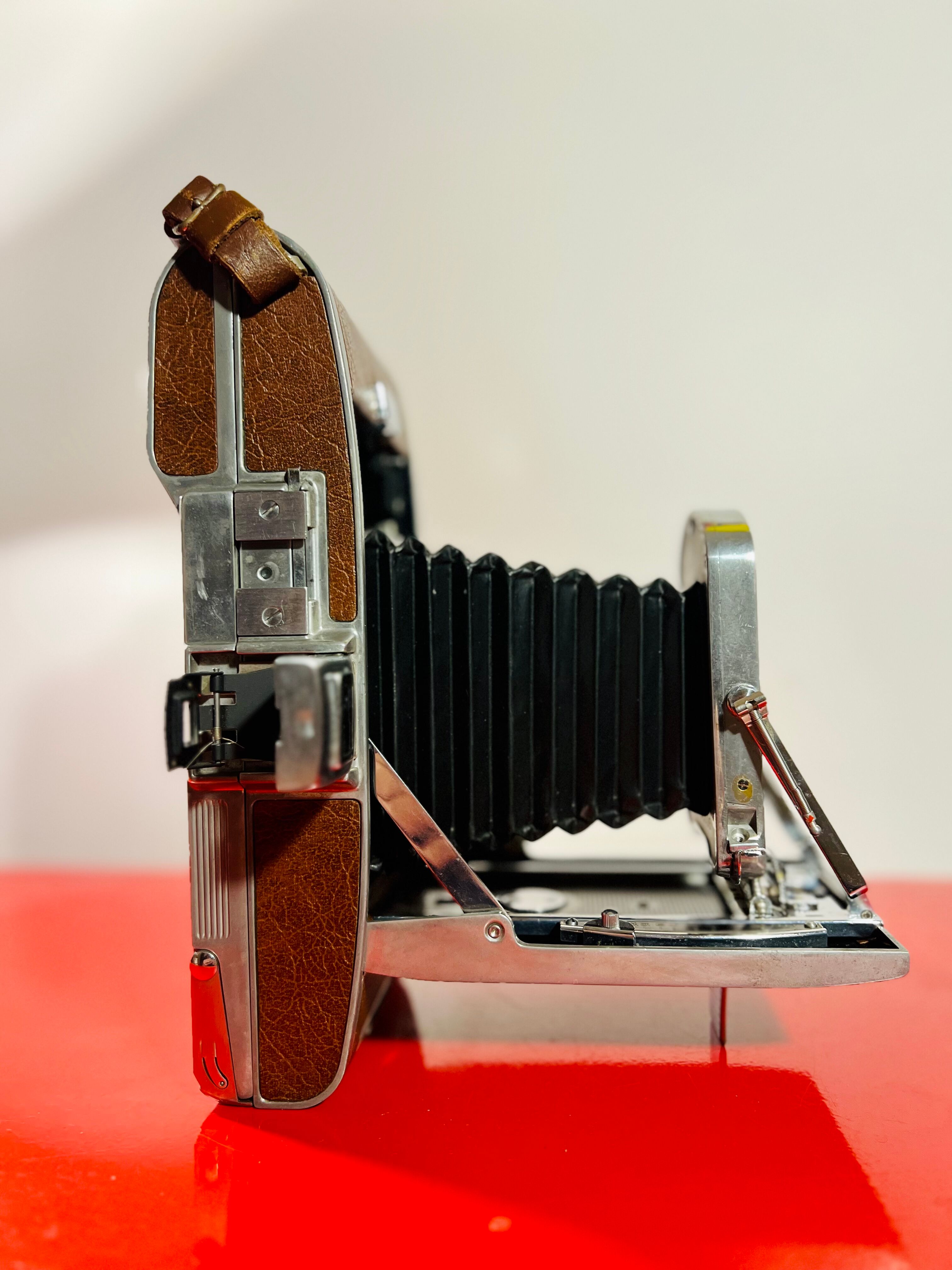 Polaroid land camera model 95
