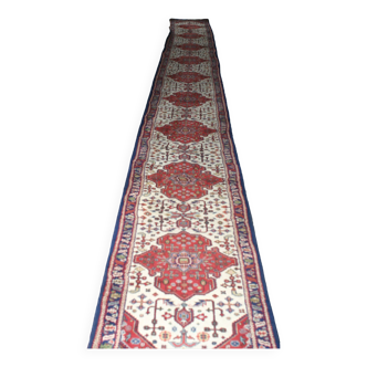 Oriental wool rug, hand-knotted