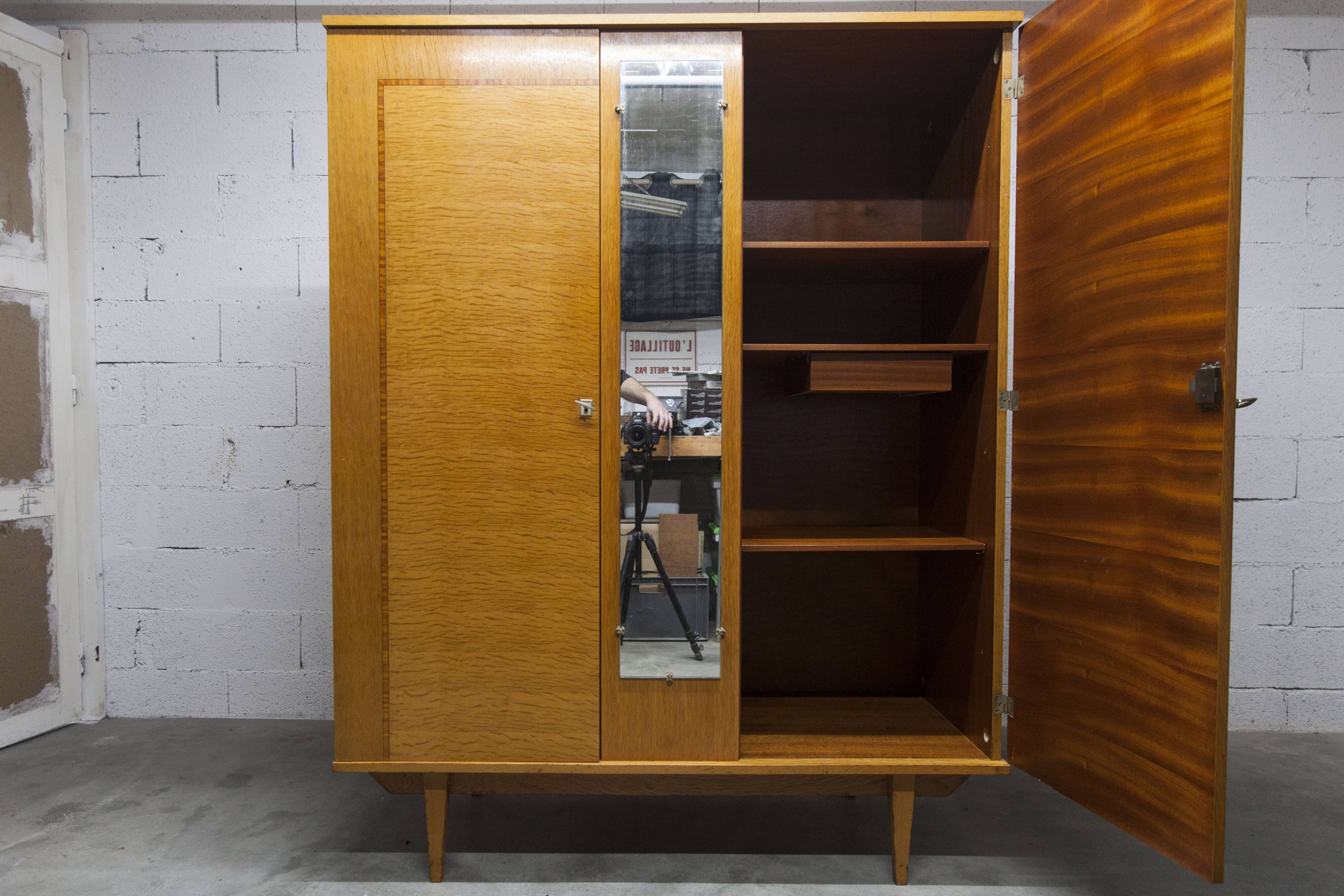 1970 Scandinavian wardrobe with shelves and mirror, 21x126, 2 doors.