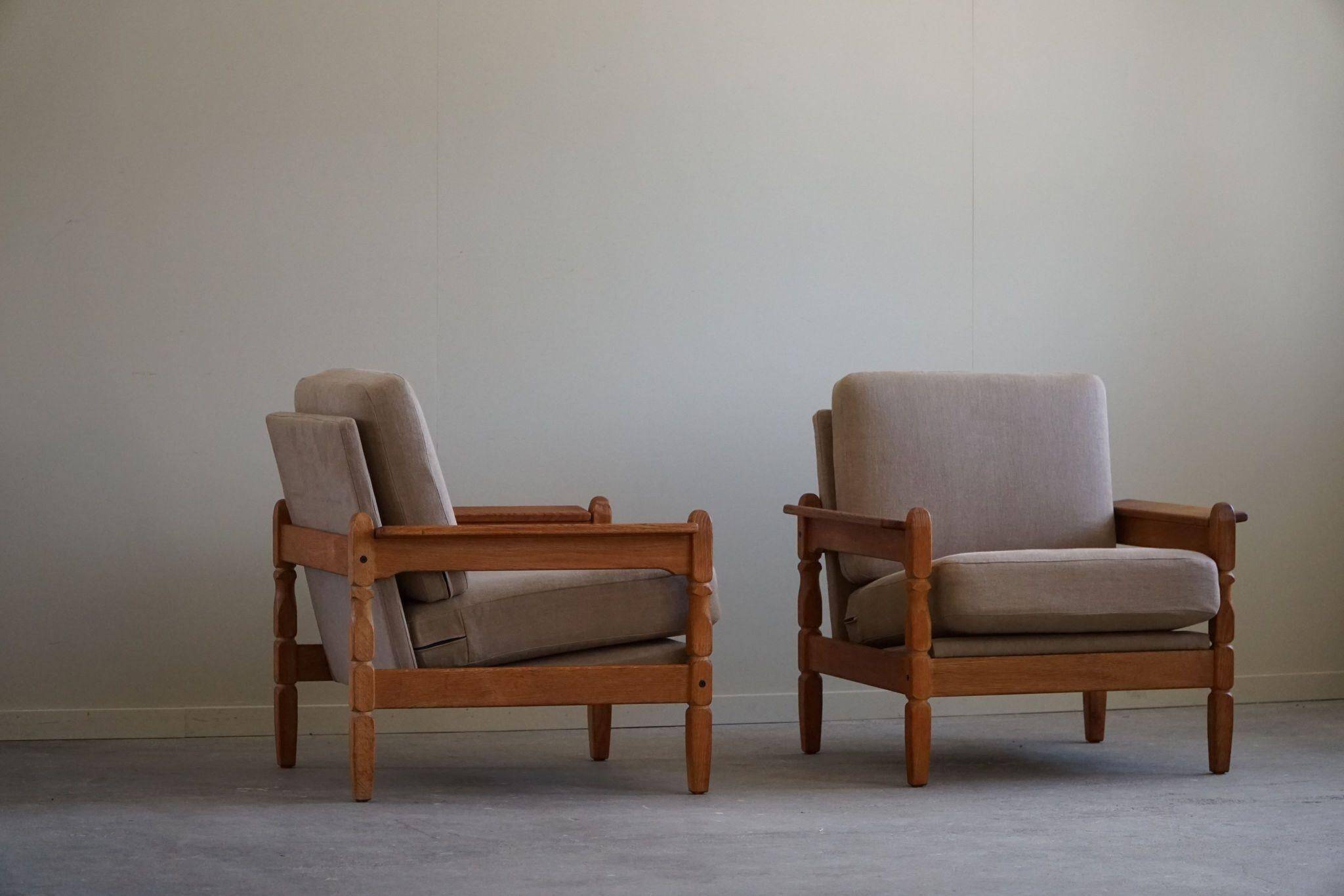 Modern Danish, Pair of Lounge Armchairs in Oak and Linen, Henning Kjærnulf, 1960s