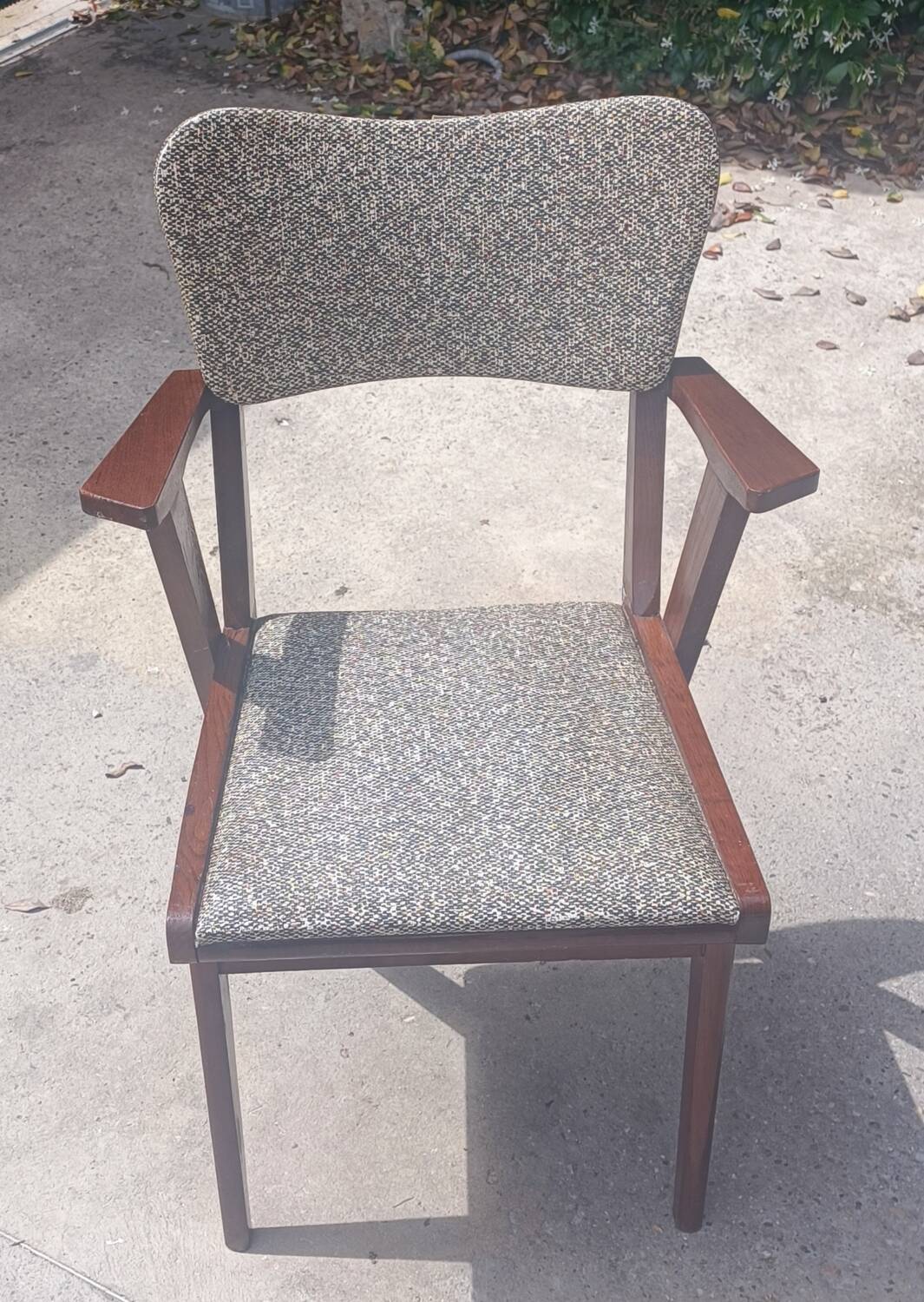 Desk chair