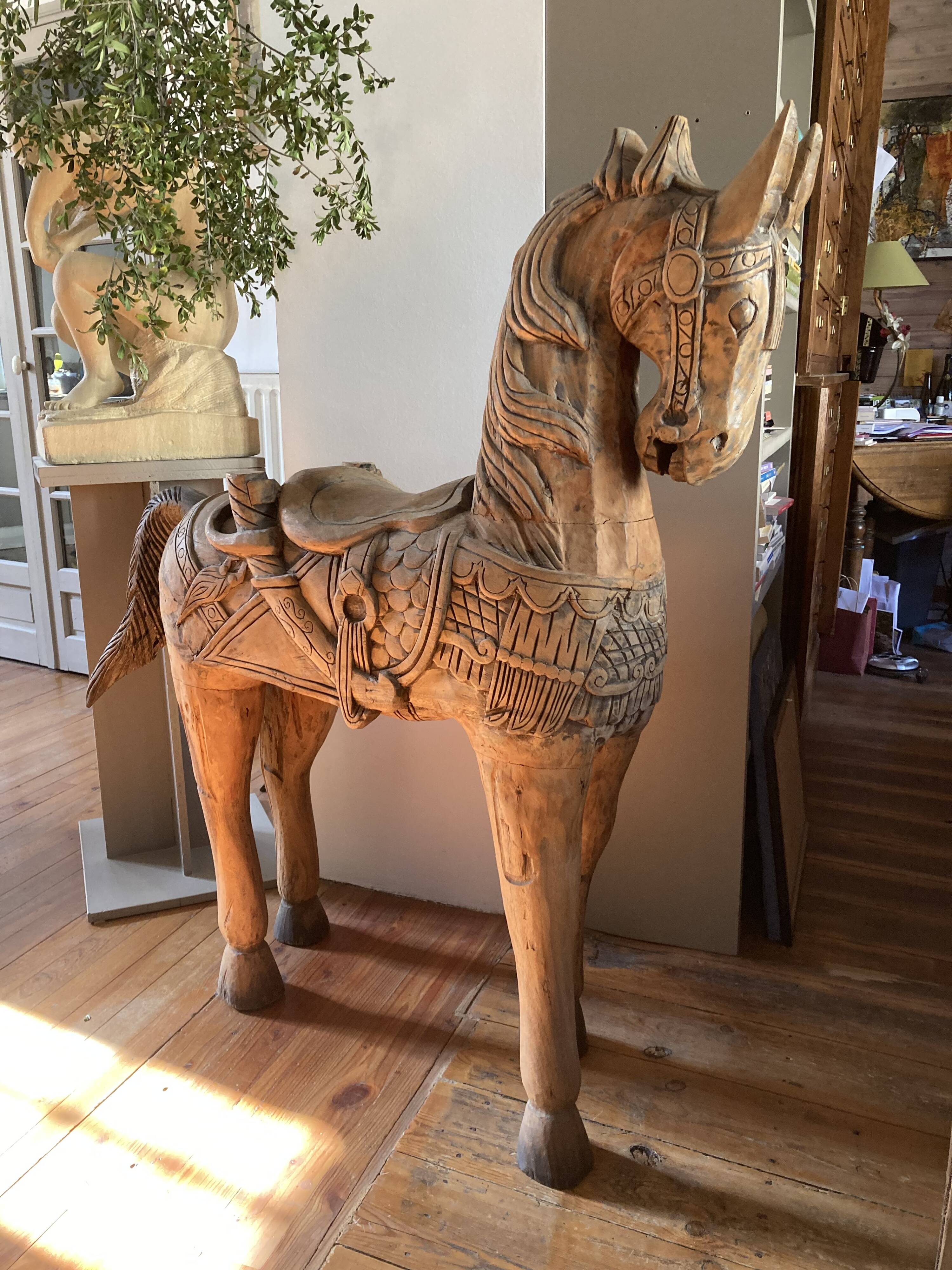 Cheval indien en bois