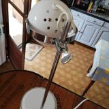 Eyeball desk lamp adjustable and steerable