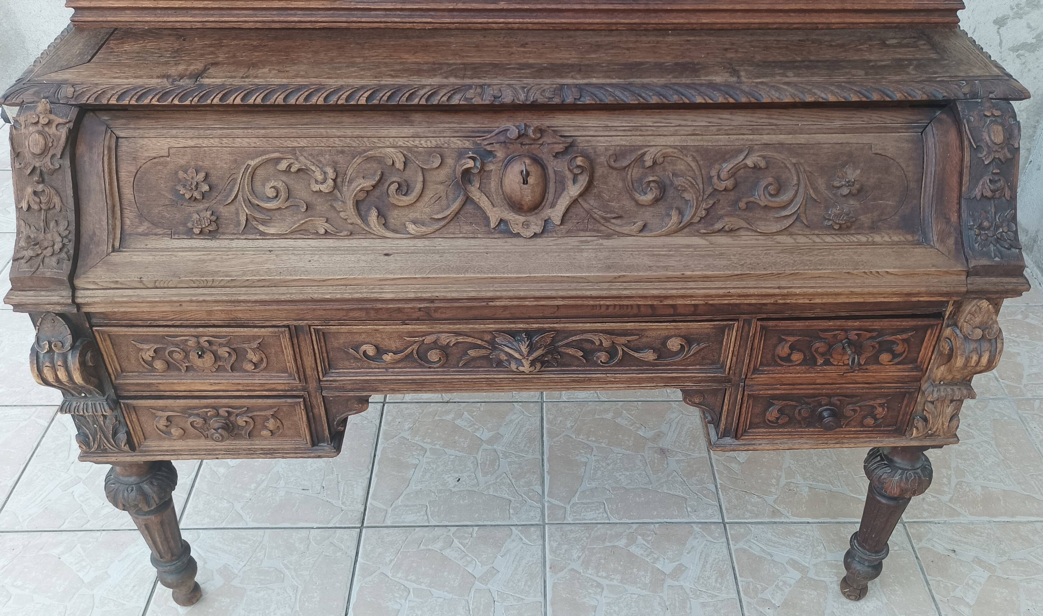 Louis XIII cylinder desk in oak, 19th century