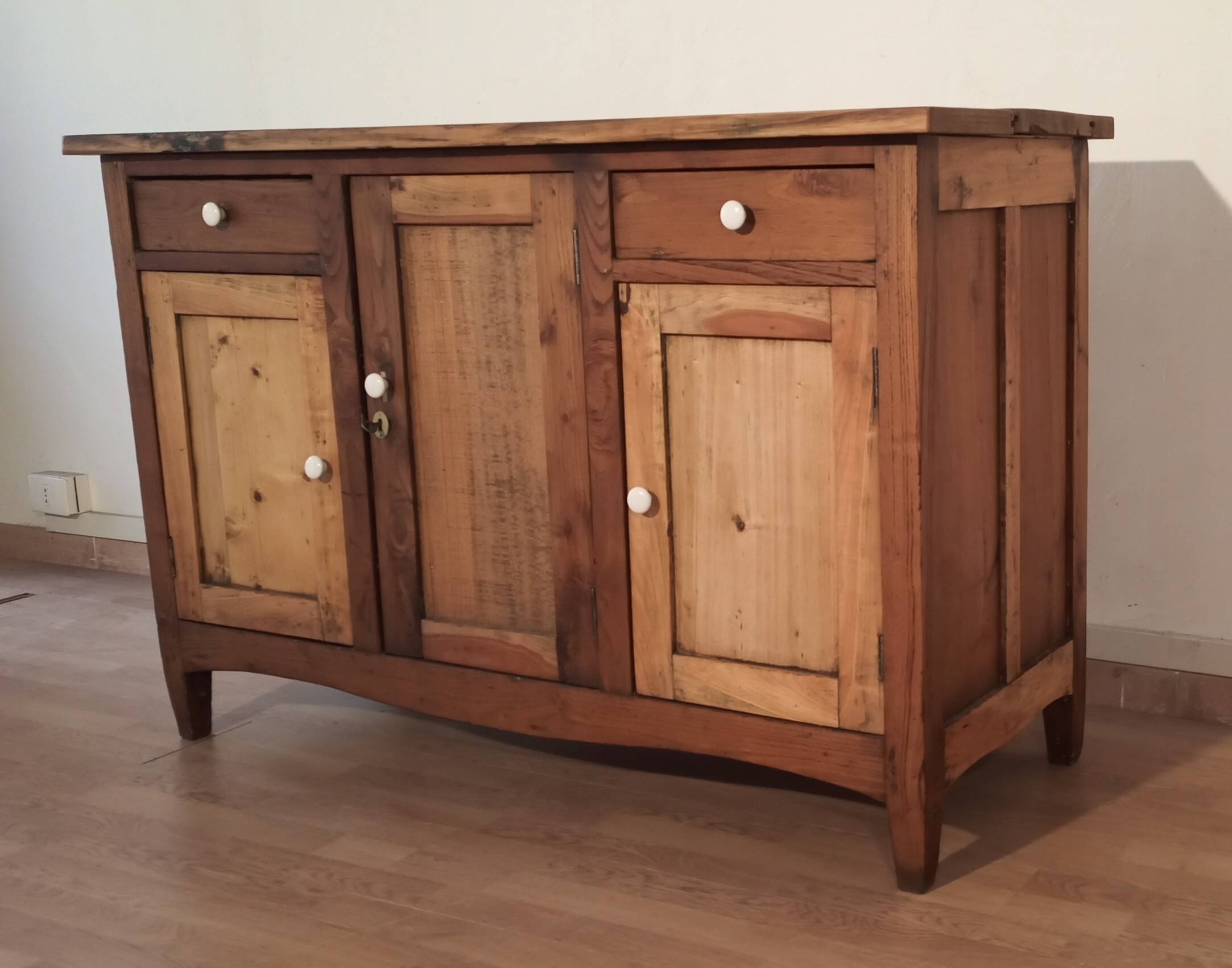 Base de commode en pin de campagne, sud de l'Italie, fin du XIXe siècle