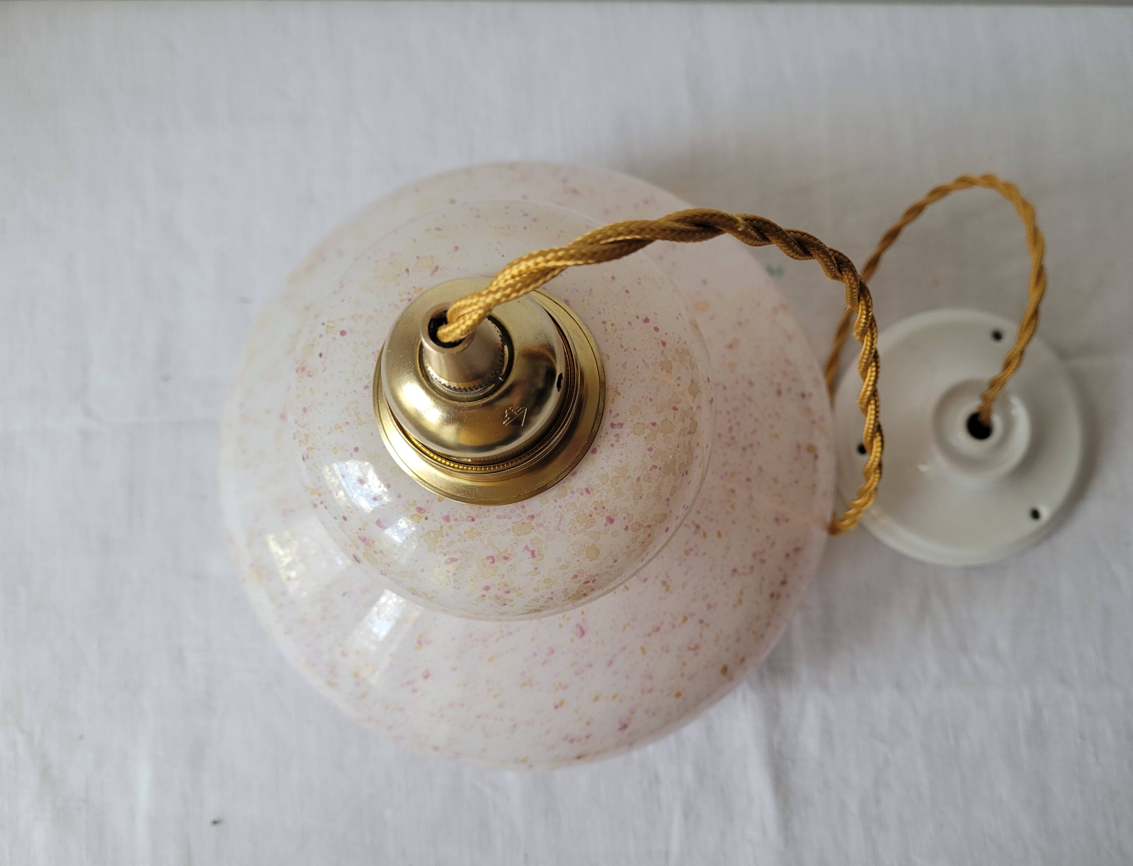 Suspension en opaline mouchetée