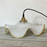 White and yellow opaline suspension