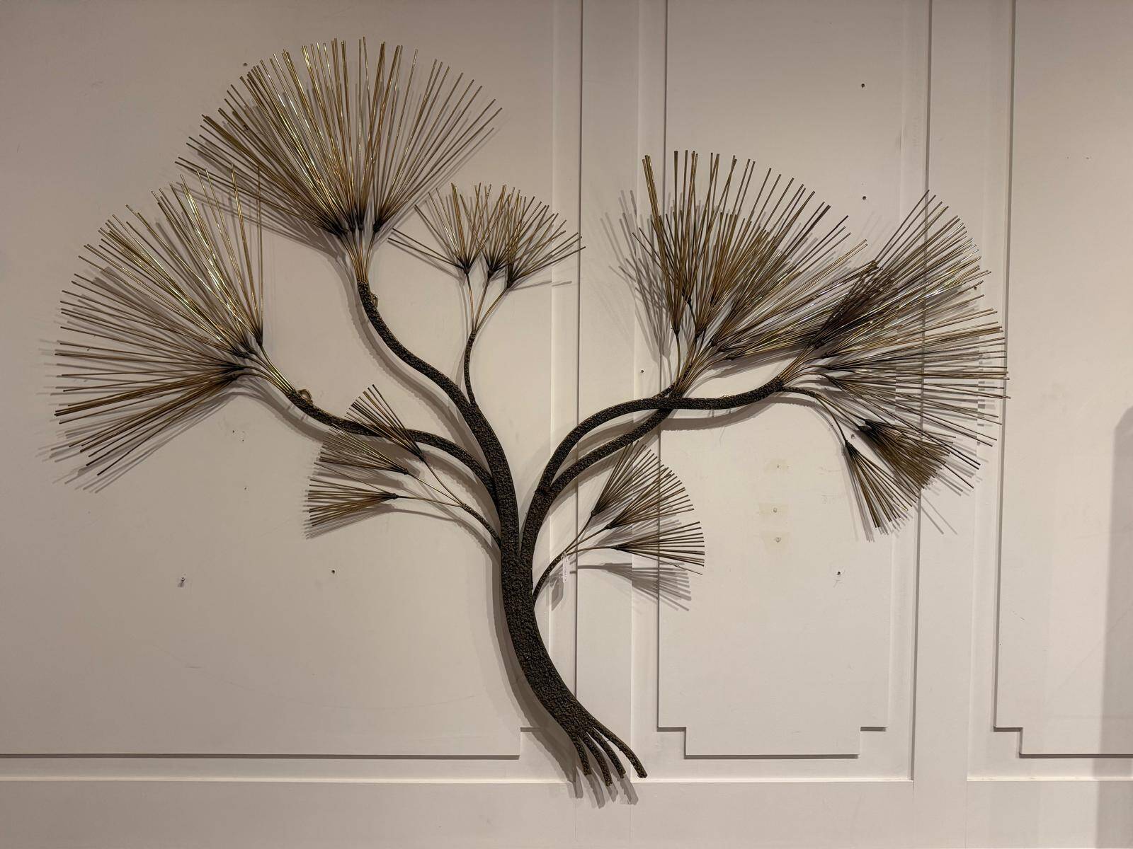 Large brass wall clock with needles in mid-century modern style, brutalist style, Curtis Jeré.