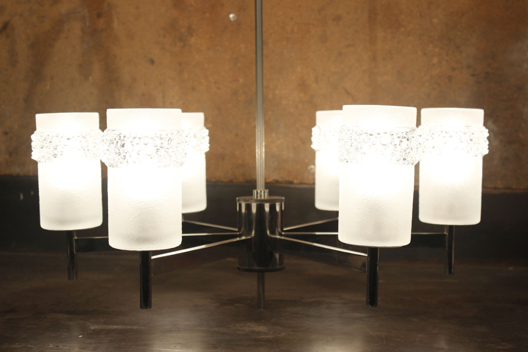Space age chandelier with 6 lights in chrome and moulded glass by Hillebrand Lighting, 1960s.