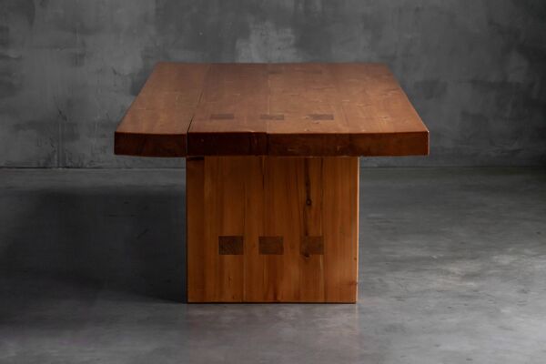 Table à manger en bois d'orme alpin dans le style de Pierre Chapo, France, années 1960.