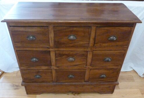 Colonial style dresser