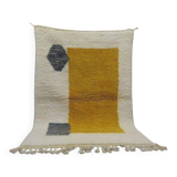 Traditional hand-woven Beni Ouraine rug, size 150 x 250 cm