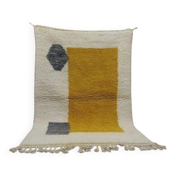 Traditional hand-woven Beni Ouraine rug, size 150 x 250 cm