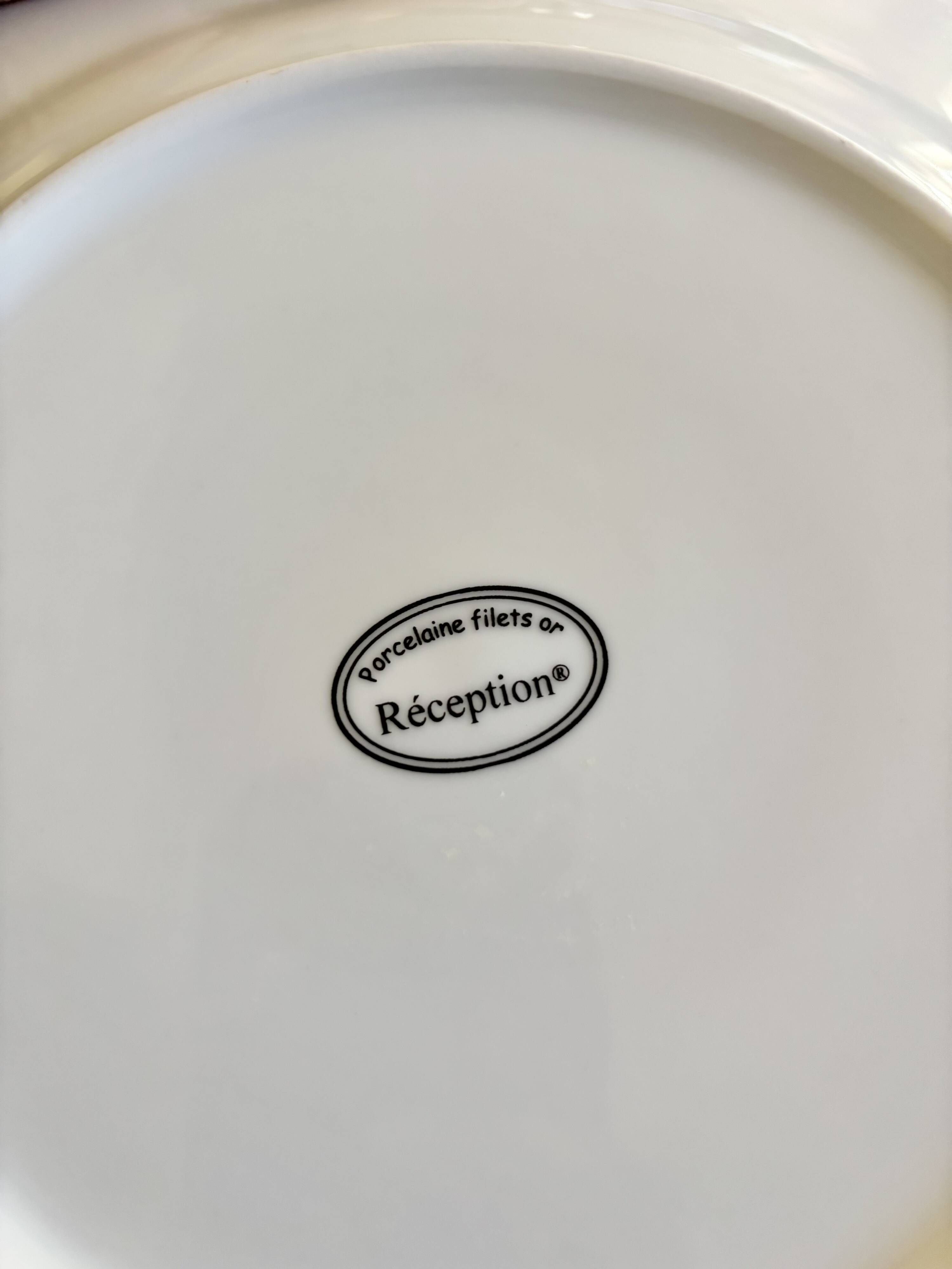 6 flat plates in cottage porcelain