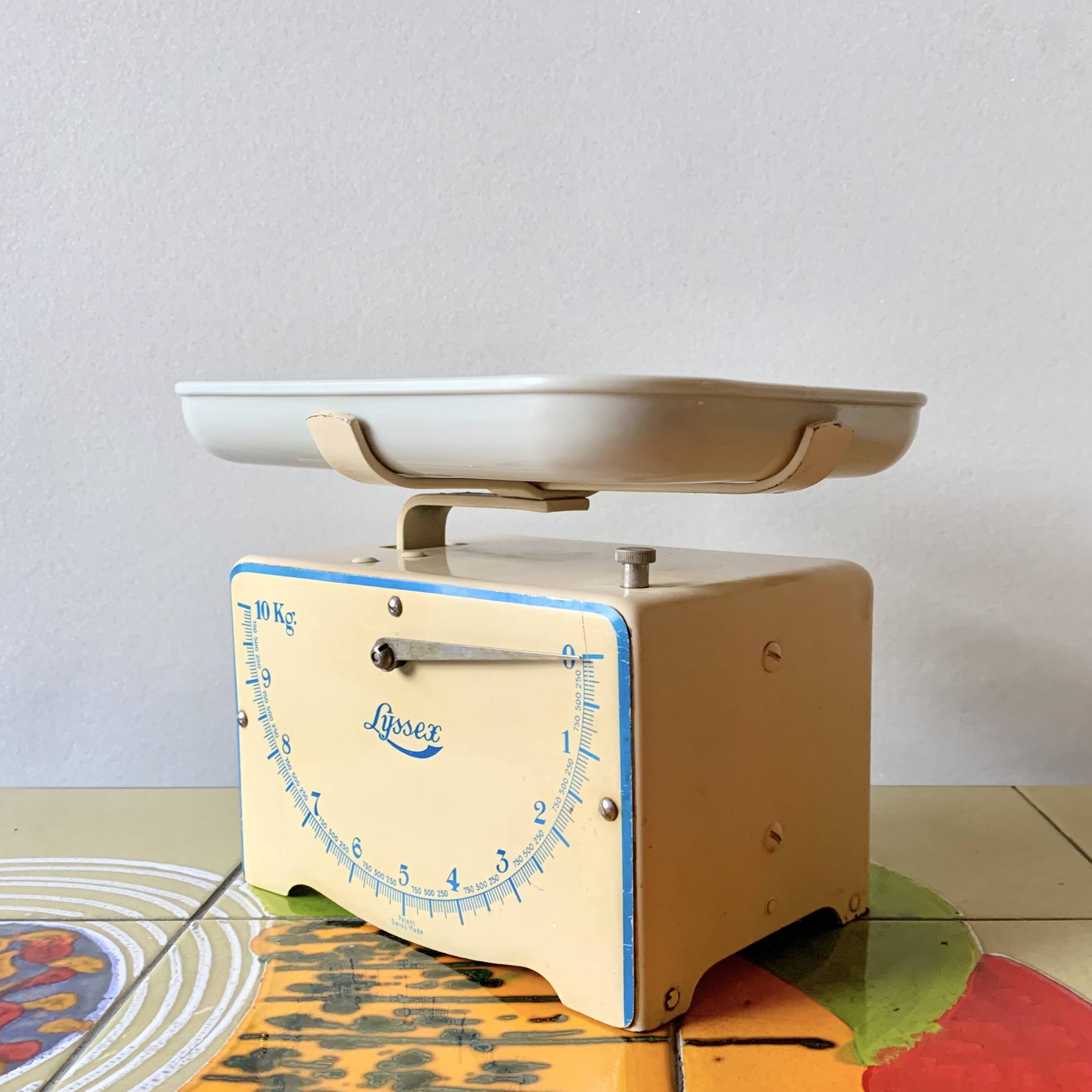 Old Lyssex kitchen scale - Force 10