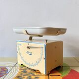 Old Lyssex kitchen scale - Force 10