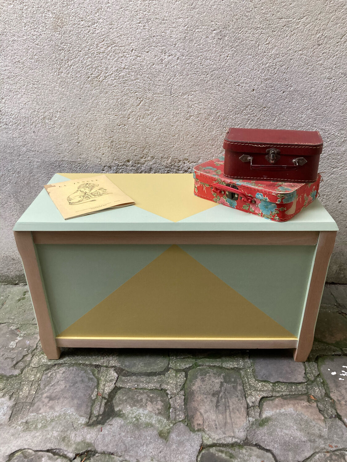 Toy chest