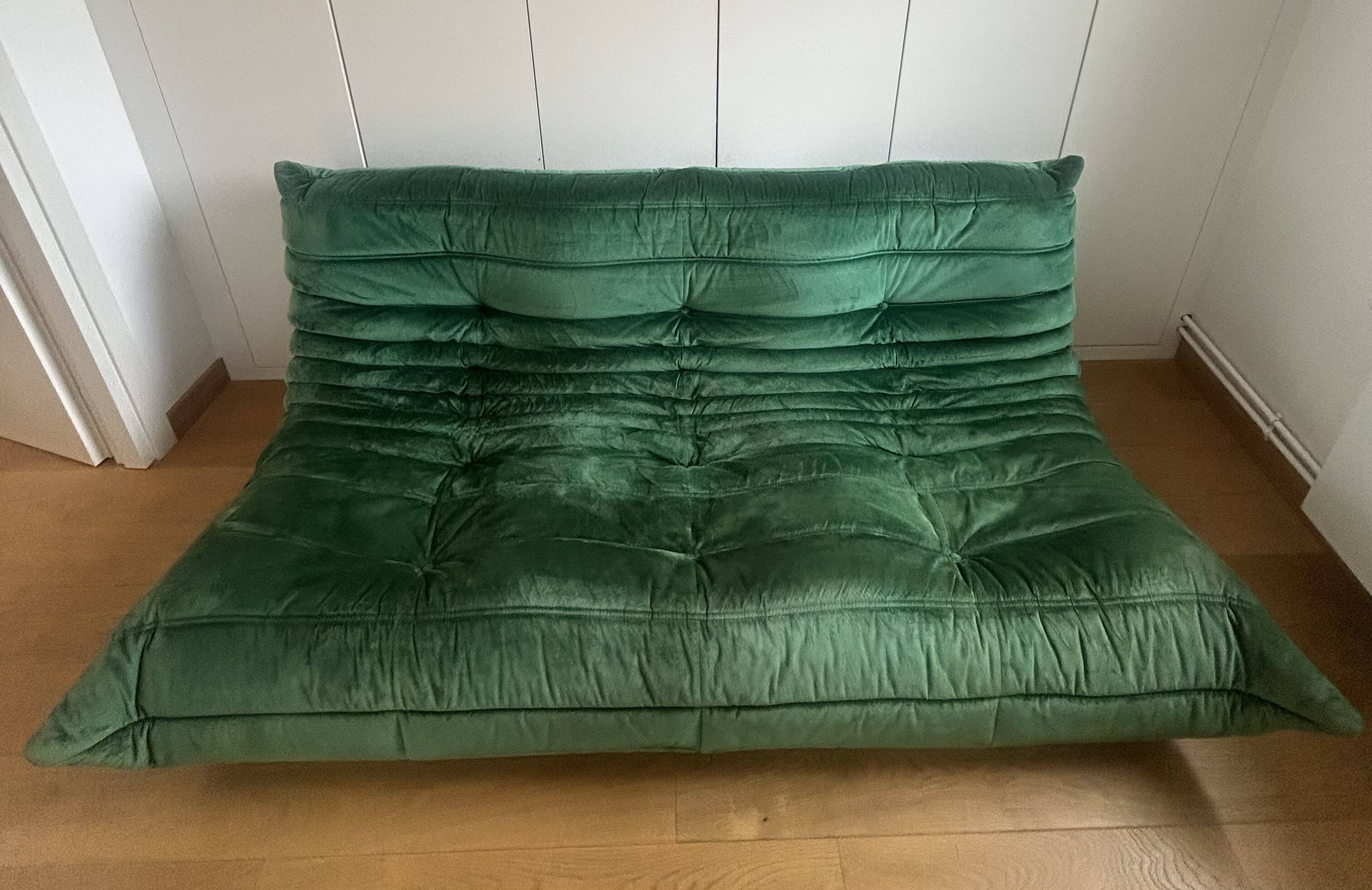 Togo 3-seater sofa in emerald green velvet