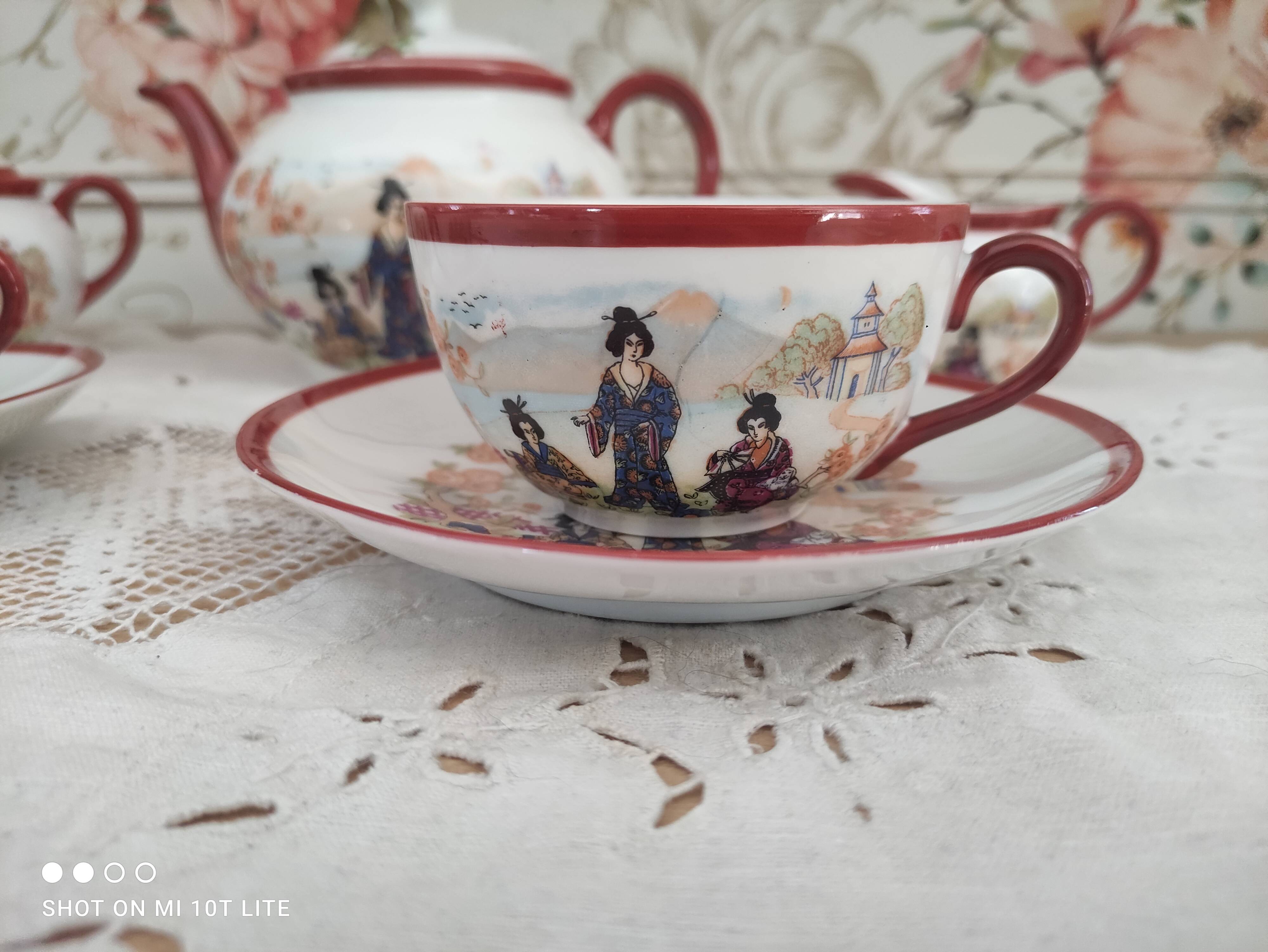 7-piece tête-à-tête tea set in Japanese porcelain, life scenes decor