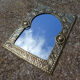 Miroir oriental en laiton repoussé, 23x31cm