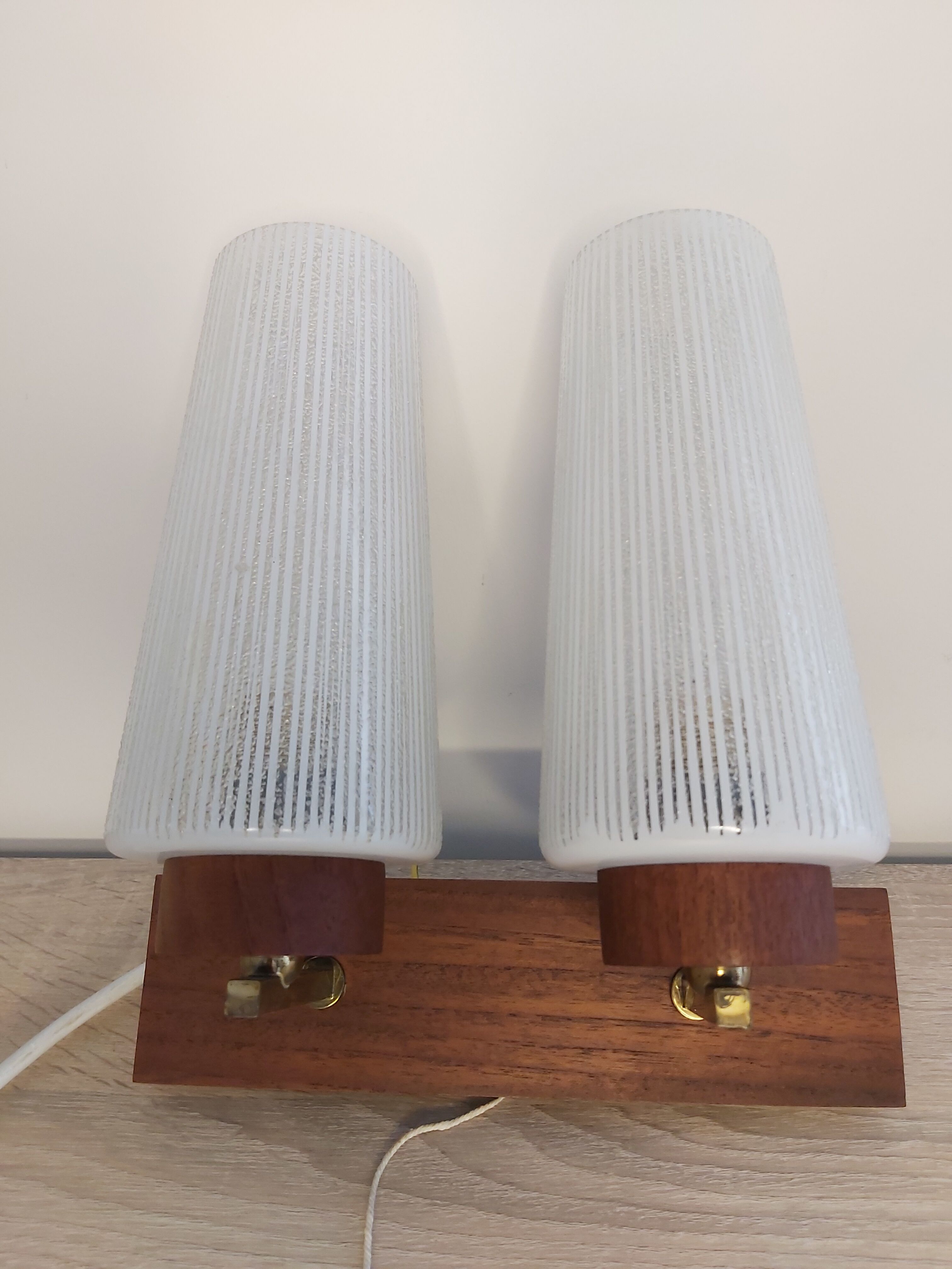 Wall lamp in teak wood and glass